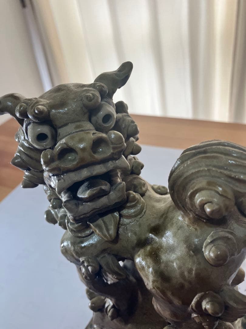 沖縄　琉球　壺屋焼　新里勇人作 台付シーサー ヤチムン　やちむん