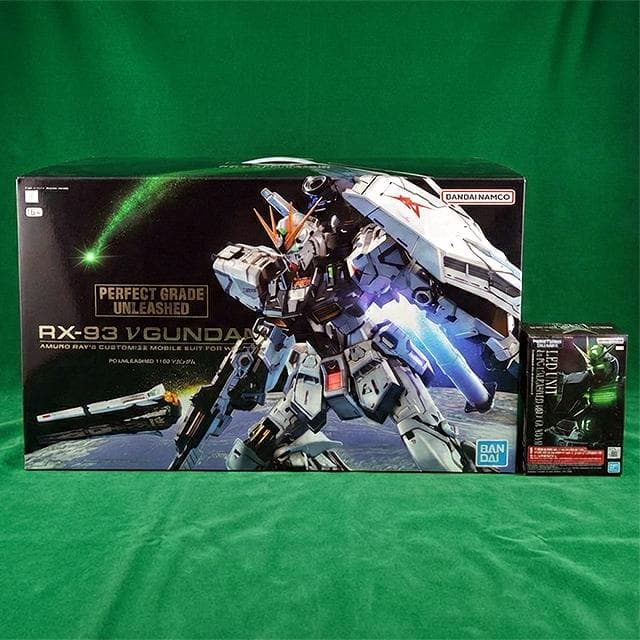 PG UNLEASHED 1/60 νガンダム ＋ LEDユニット　逆襲のシャア