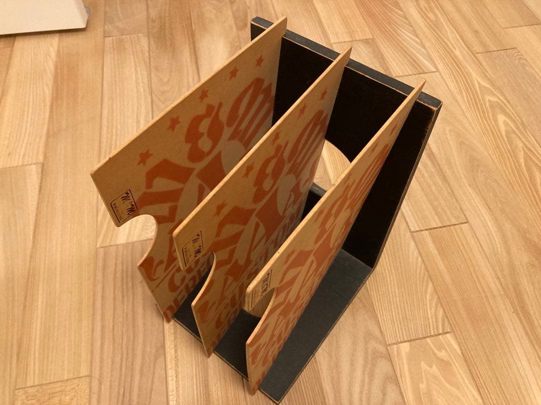 m&m custom performance furniture ペーパーラック