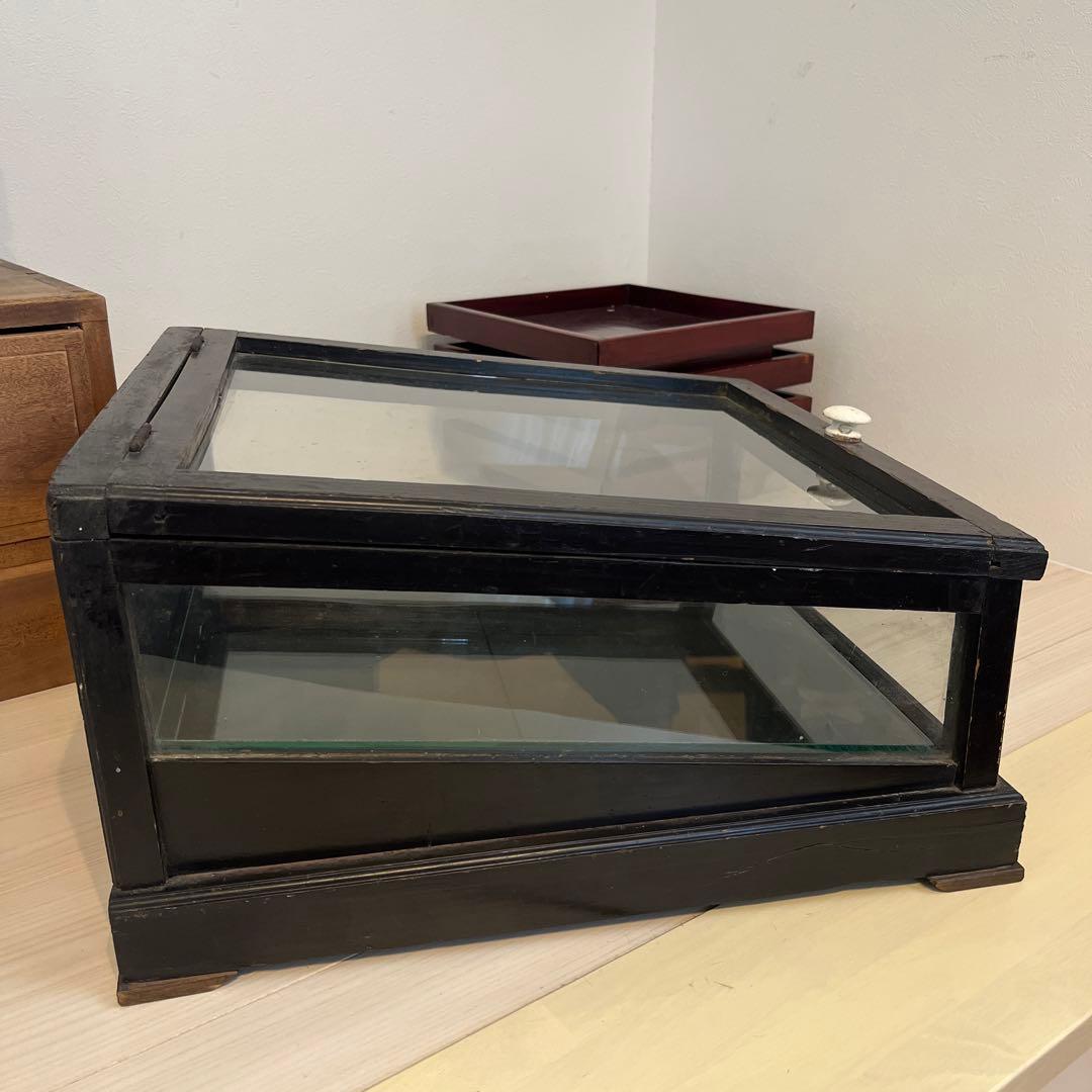 ショーケース　店舗什器　昭和レトロ　ヴィンテージ　アンティーク風