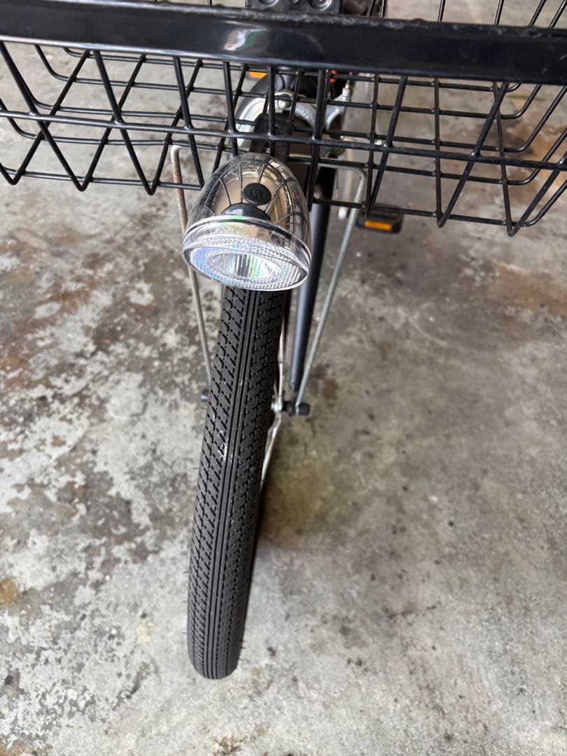 [引き取り限定］フロントバスケット付きシティサイクル　コーストライン