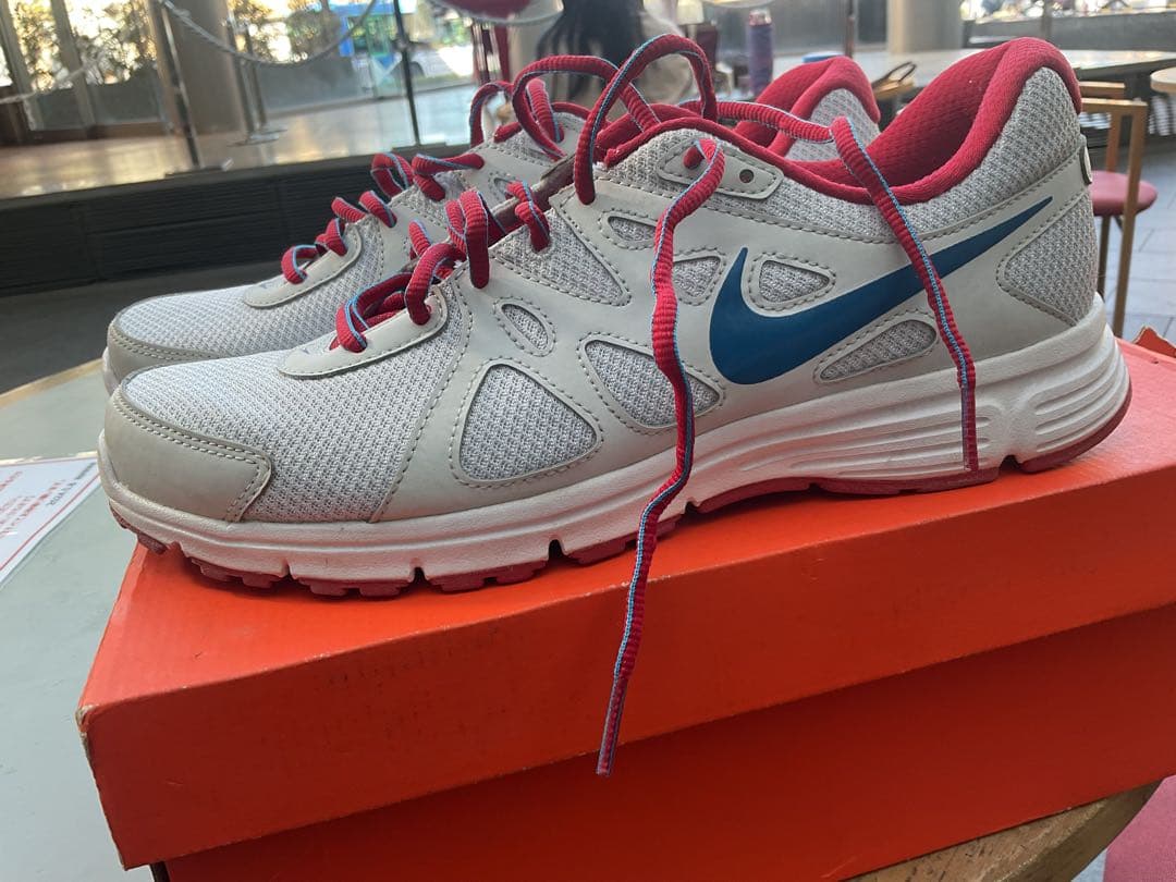 ナイキ　レボルーション2MSL 9.5 27.5センチ