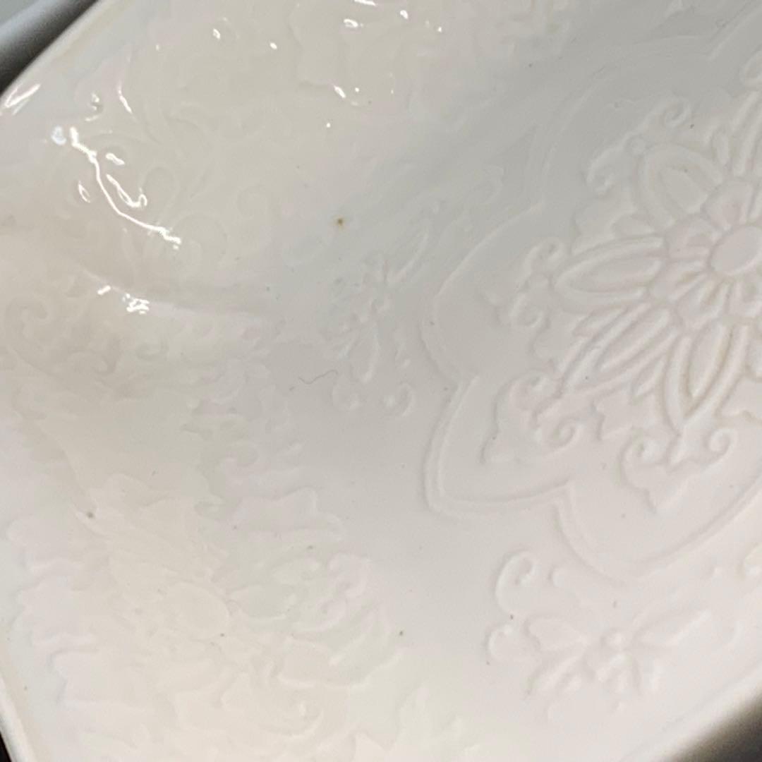 K542☆古い 愛媛 砥部焼 向井製 淡黄磁膾皿 5人前 陽刻 白磁 共箱付