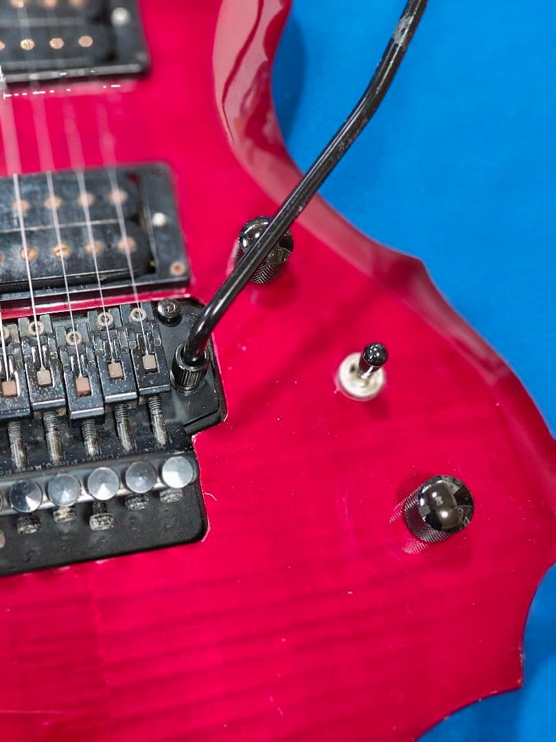 Grass Roots エレキギター レッドジャックの周りに打こんあとあり