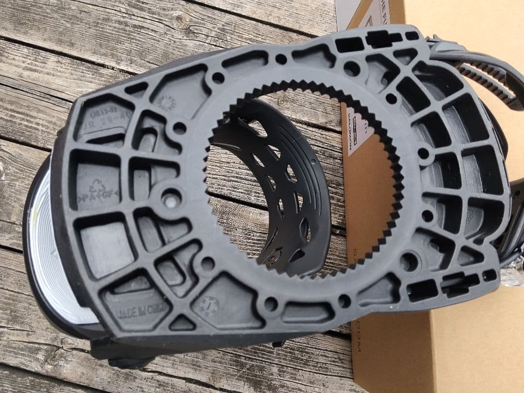 新品 子供用 ジュニア サロモン ビンディング SALOMON FUTURE