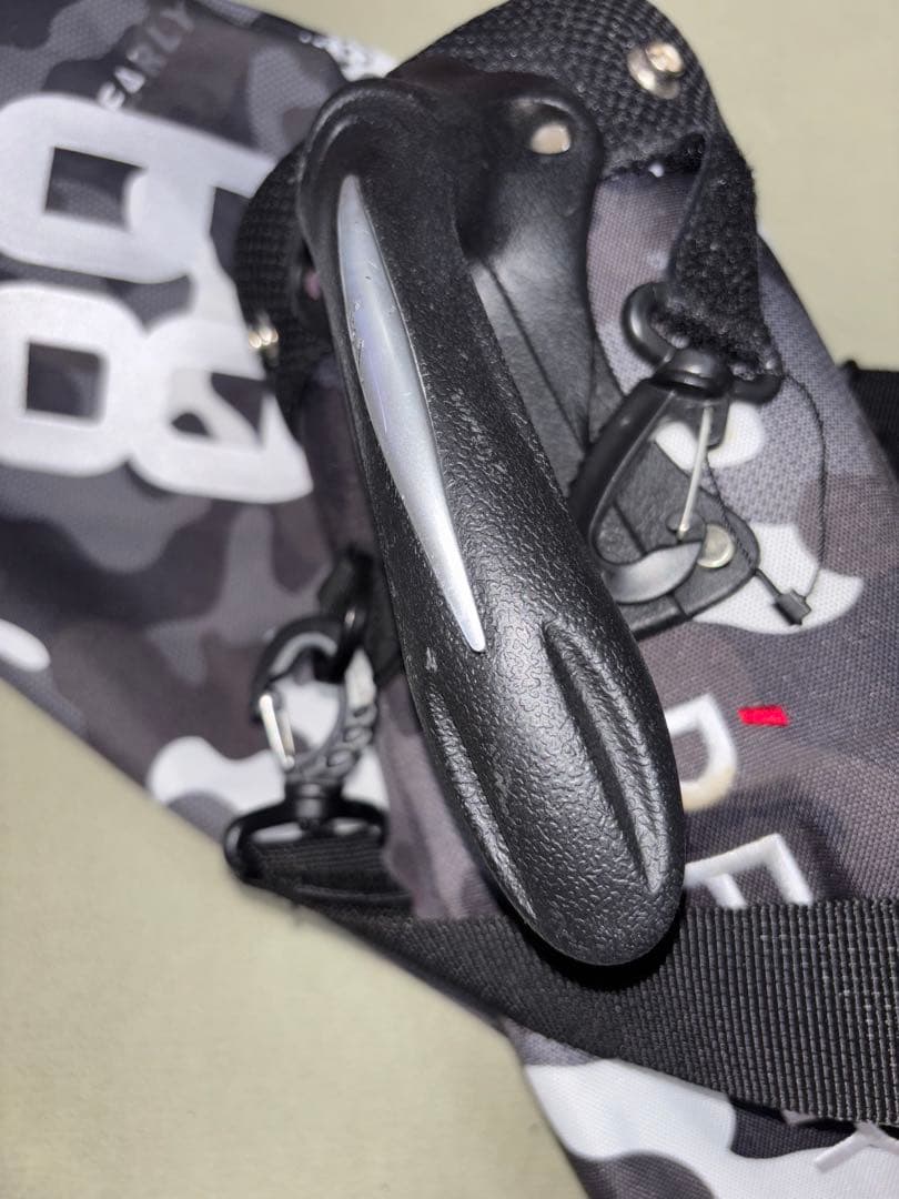 （超美品）パーリーゲイツ、ブラックカモフラ（迷彩）、セルフスタンドバッグ