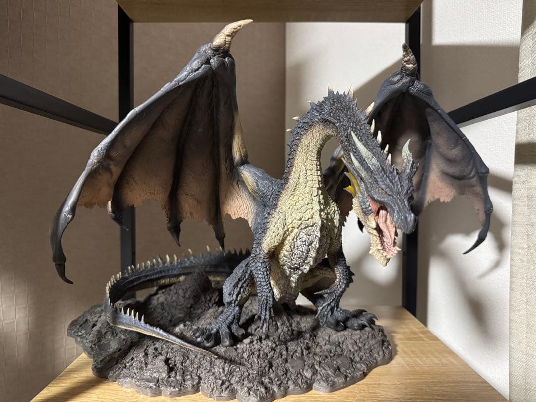 モンスターハンター ミラボレアス フィギュア　クリエイターズモデル