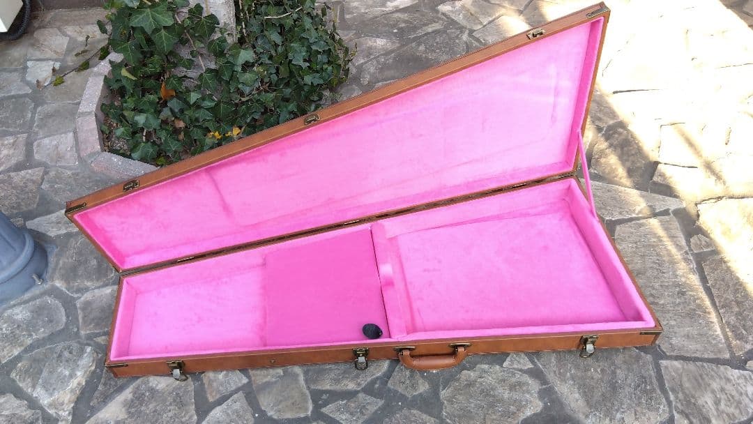 ビンテージマニアックス　ギブソンフライングＶ用ブラウン スリムケース