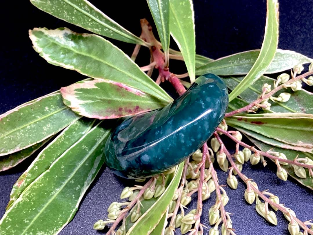 糸魚川翡翠コン沢青 勾玉　コレクションに‼️ 買って損無しの高額商品を　本物保証品