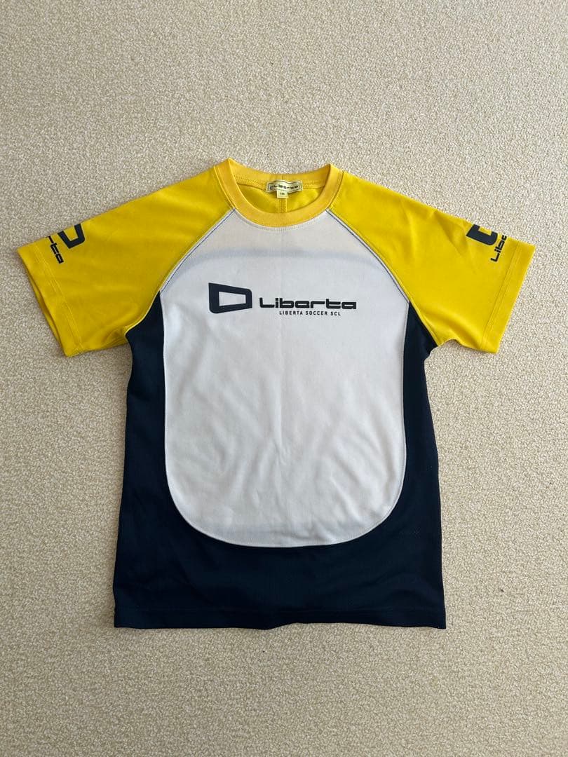 リベルタ　ユニフォーム上下130　レガース付き