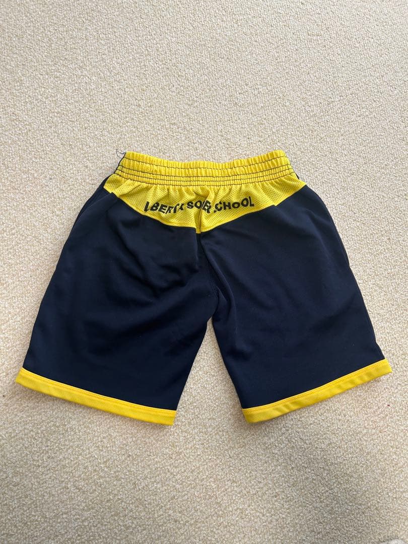 リベルタ　ユニフォーム上下130　レガース付き