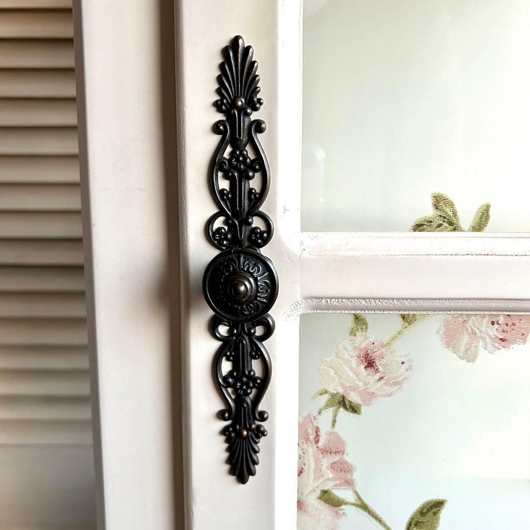 フラワー柄ガラス扉キャビネット　【直接引き取り限定】