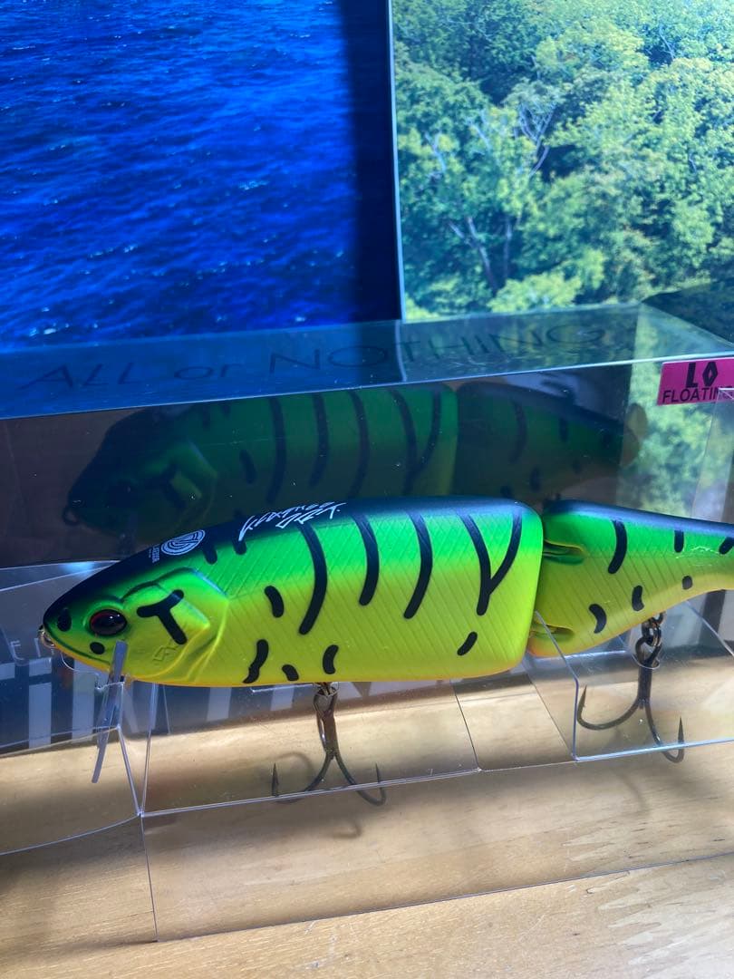 TiNYKLASH Lo 限定カラー　ビレッジタイガー　タイニークラッシュ