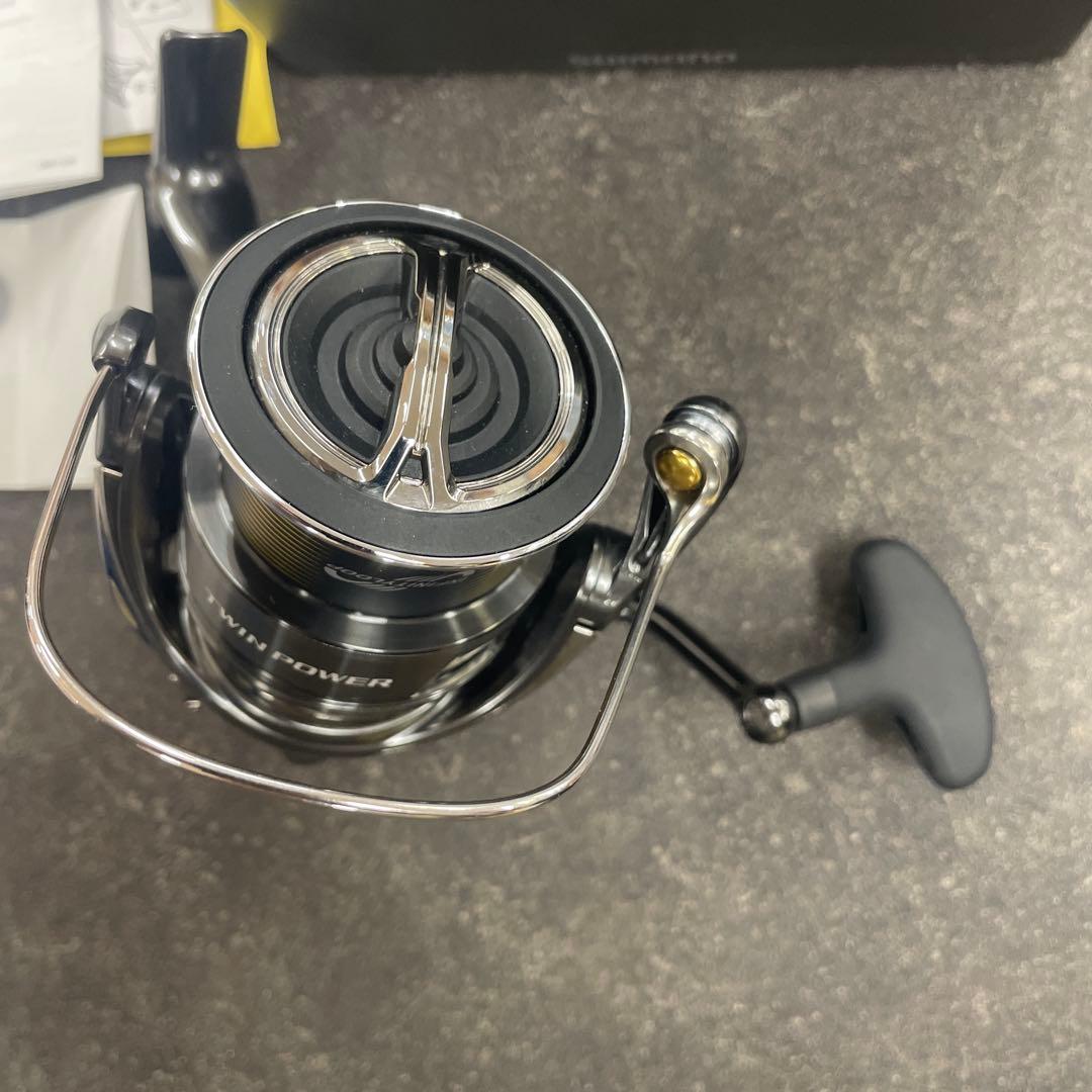 1回のみ使用シマノ 24ツインパワー 4000MHGスピニングリール