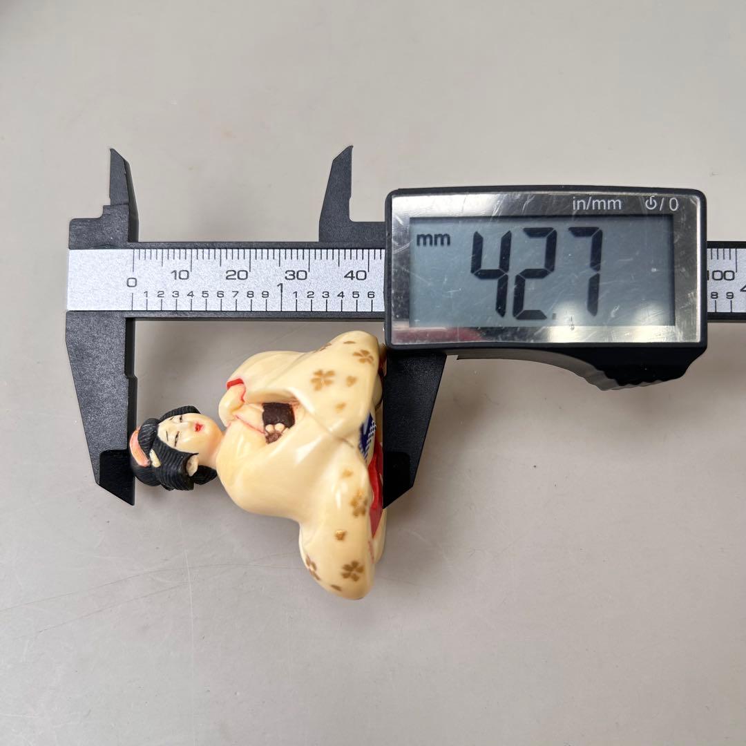 本物保証 鯨歯 鯨牙 根付 置物 在銘 芸者 舞妓 春画 細密彫刻 共箱付