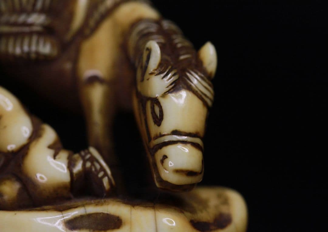 秀正 在銘 江戸時代 根付 「藁立 農耕馬 と 唐子 秋の情景」 名品