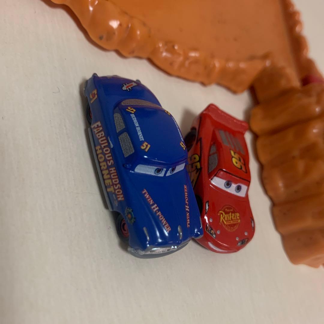 Pixar カーズ　ライトニングマックイーン ドッグハドソン プレイセット