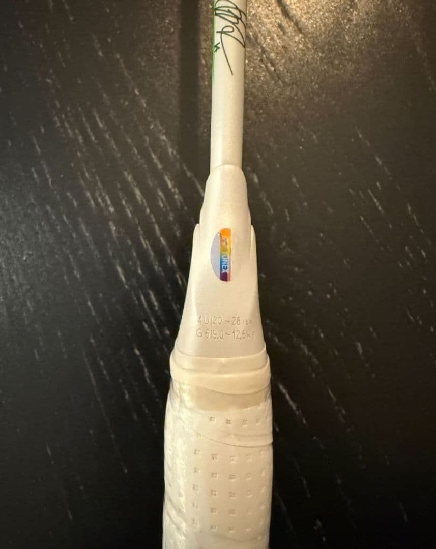 YONEX ASTROX100zz va 4U6 AX100Z アクセルセン