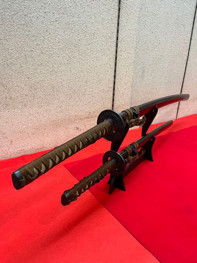 模造刀　大小2本セット　2本掛け台付き　下緒付き　螺鈿拵え