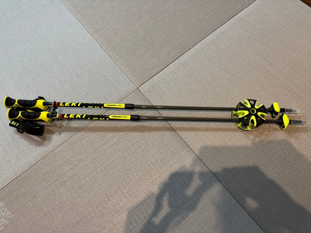 mo1737LEKI スキー用ストック カーボン製 黒/黄
