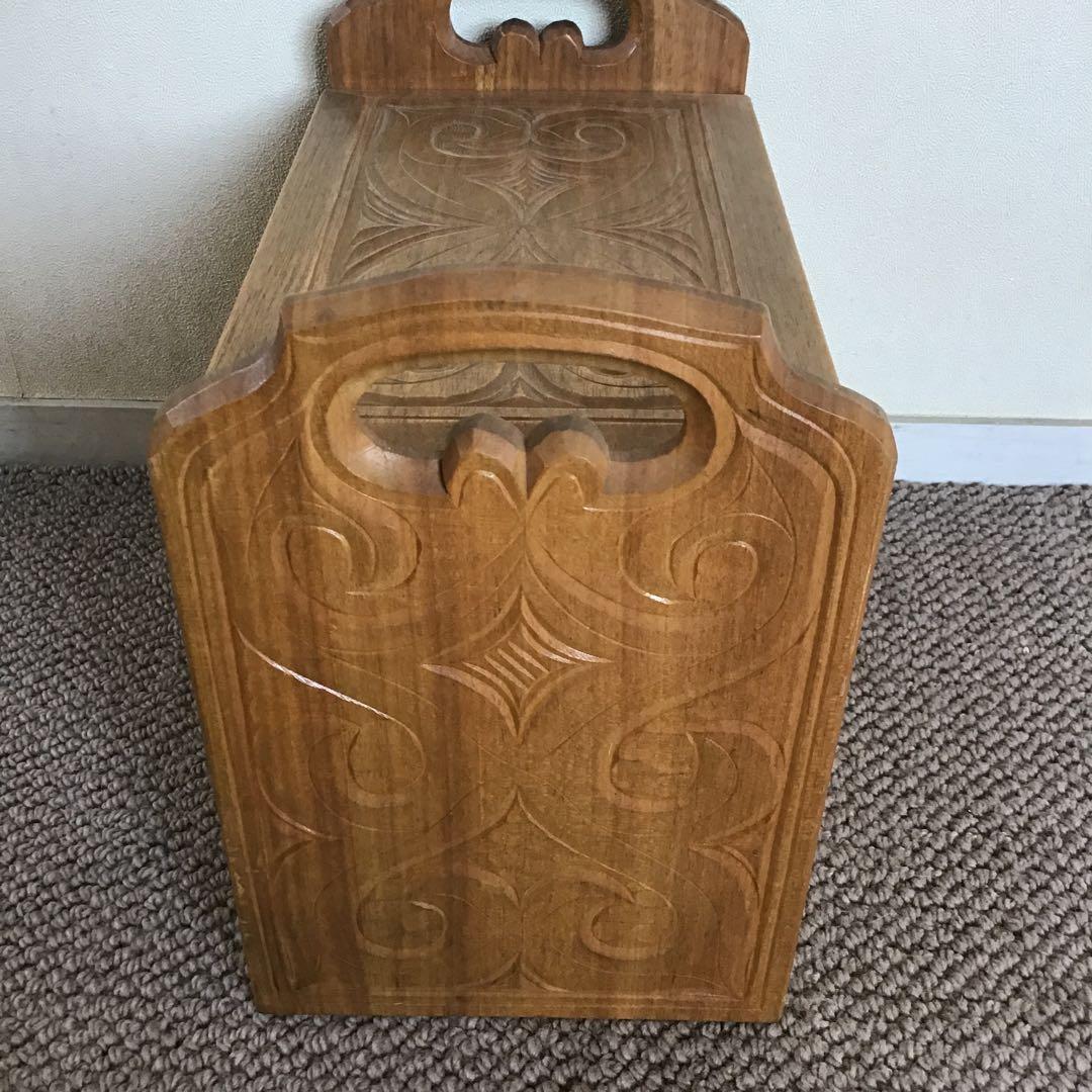 美品☆アイヌ工芸　木彫　アンティーク　アイヌ紋様　収納ボックス
