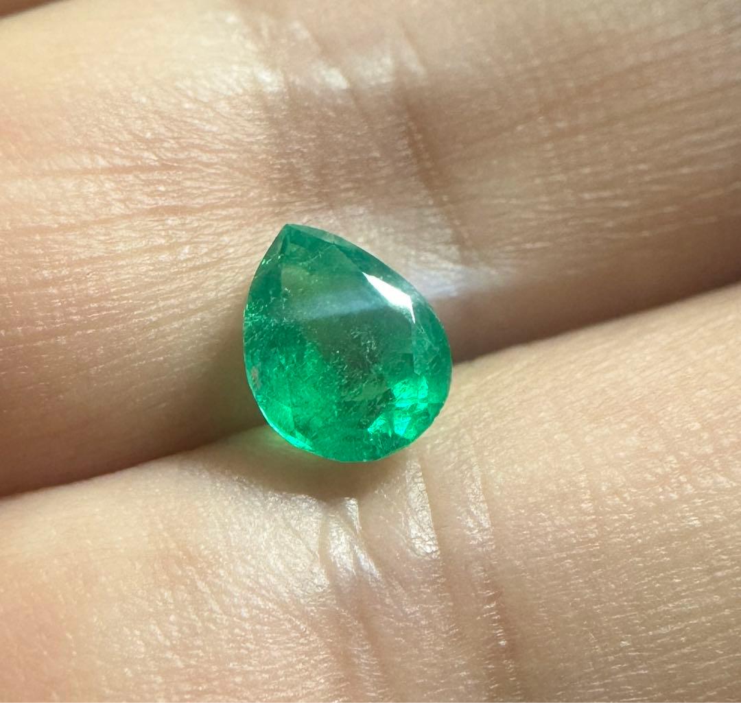 天然エメラルド　0.971ct