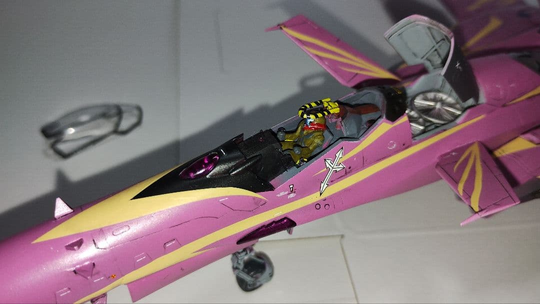 プラモデル完成機　1/72　SV-51γ、Nora type(マクロスゼロ)