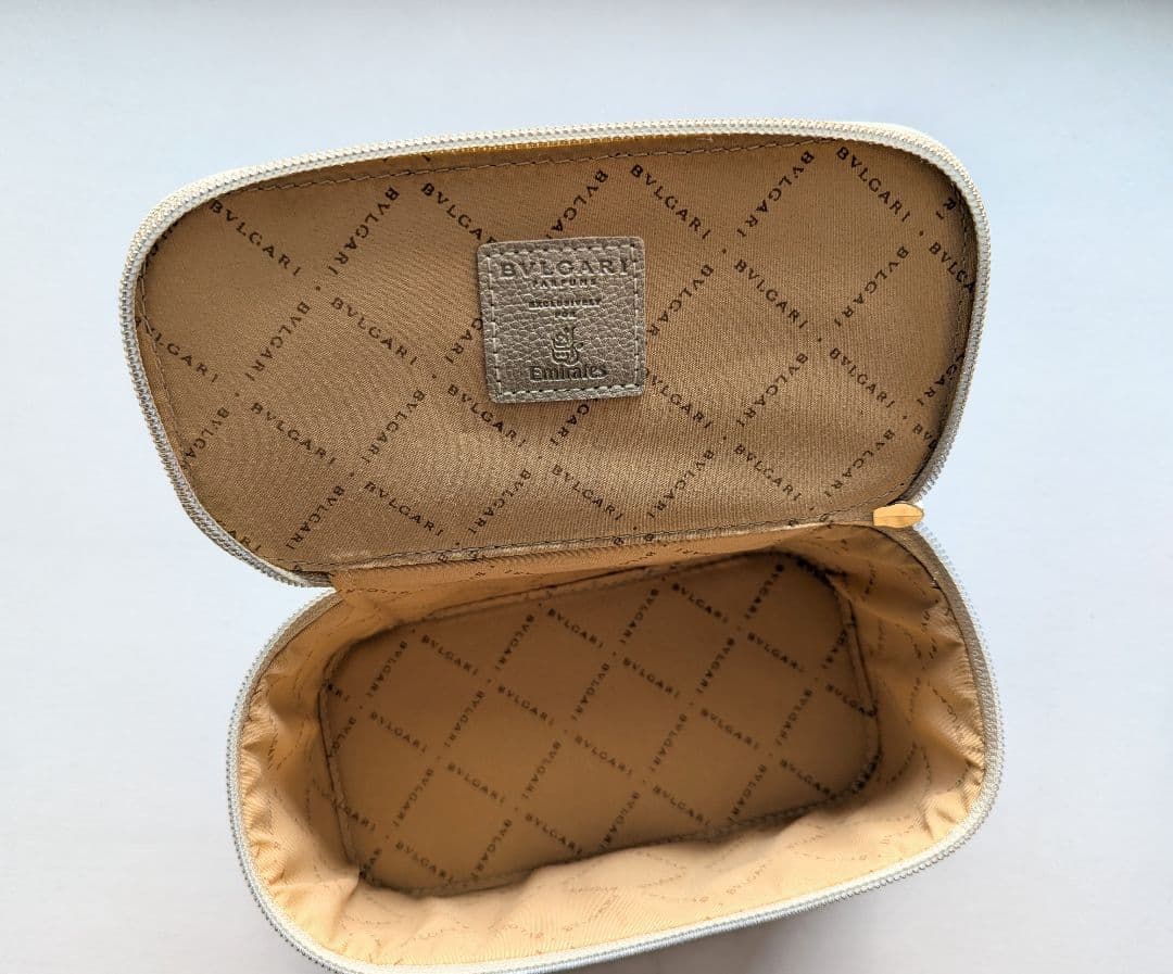 エミレーツ　ファーストクラス　アメニティ