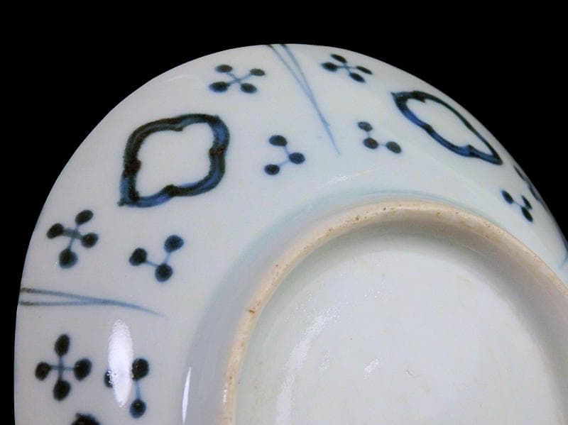 古伊万里　染付　墨弾き　梅に山村の図　手塩皿　A961AS-CWi