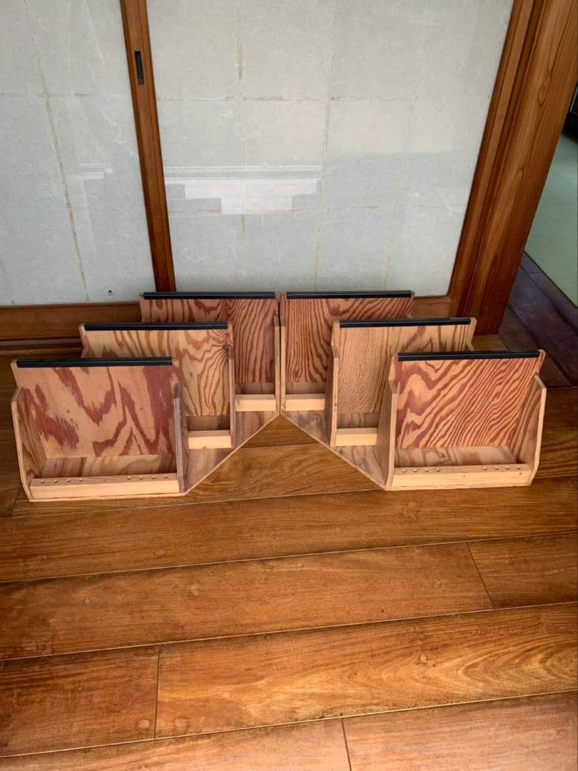 スノーボードディスプレイスタンドラック　３本用　右側用　カラーウォルナット