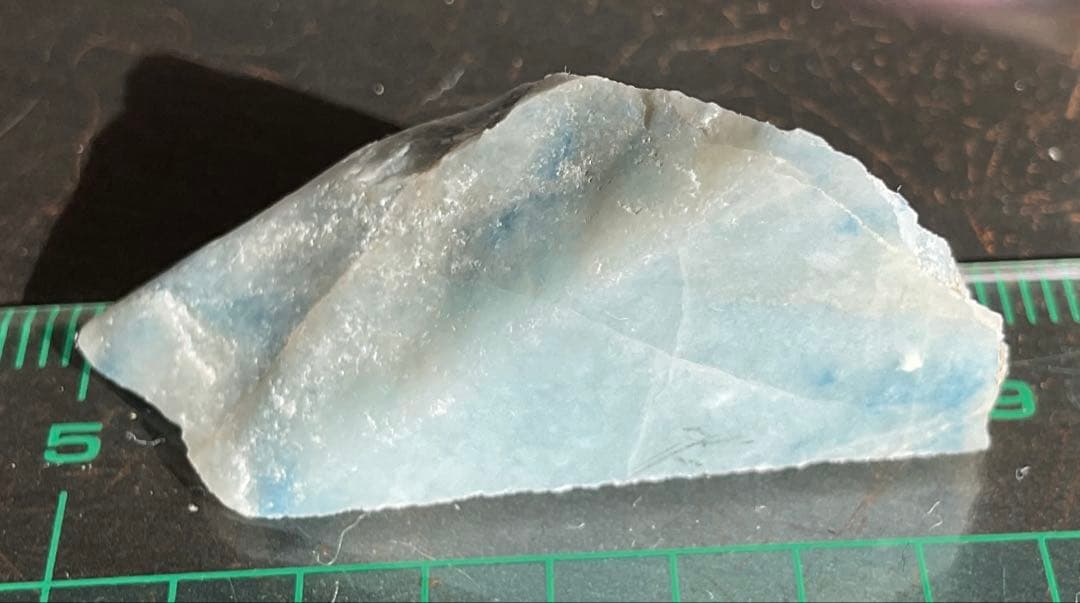 ［透明感　青色］　入りコン沢翡翠11g 糸魚川　ヒスイ　ひすい