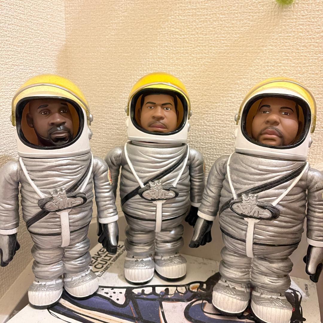 DE LA SOUL 世界650体限定フィギュア