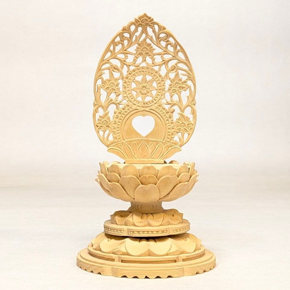 【ゲリラセール・新品】 釈迦如来座像　黄楊　総高さ約15.5㎝　丸形台座付　釈迦