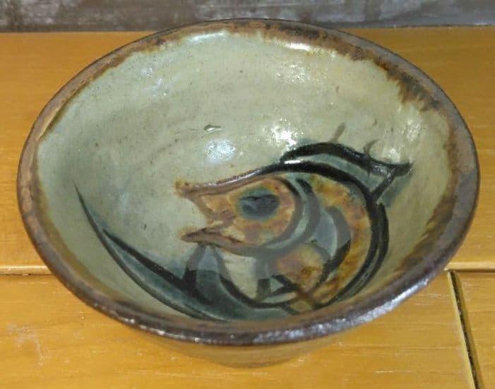 人間国宝 金城次郎 壷屋焼ぐい呑(笑魚紋ぐい呑）栞 共箱 壺屋焼 やちむん 美品