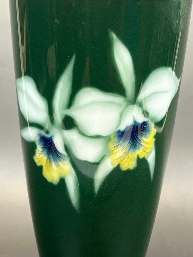 ［珍品］安藤七宝燒 緑透釉　口と底の包みは純銀です　高さ26cm 送料込み