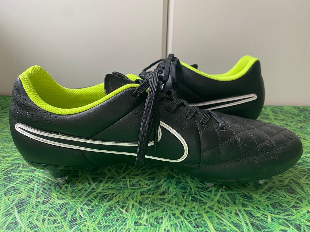 ☆未使用☆送料無料☆NIKE(ナイキ)TIEMPO GENIO レザー SG☆