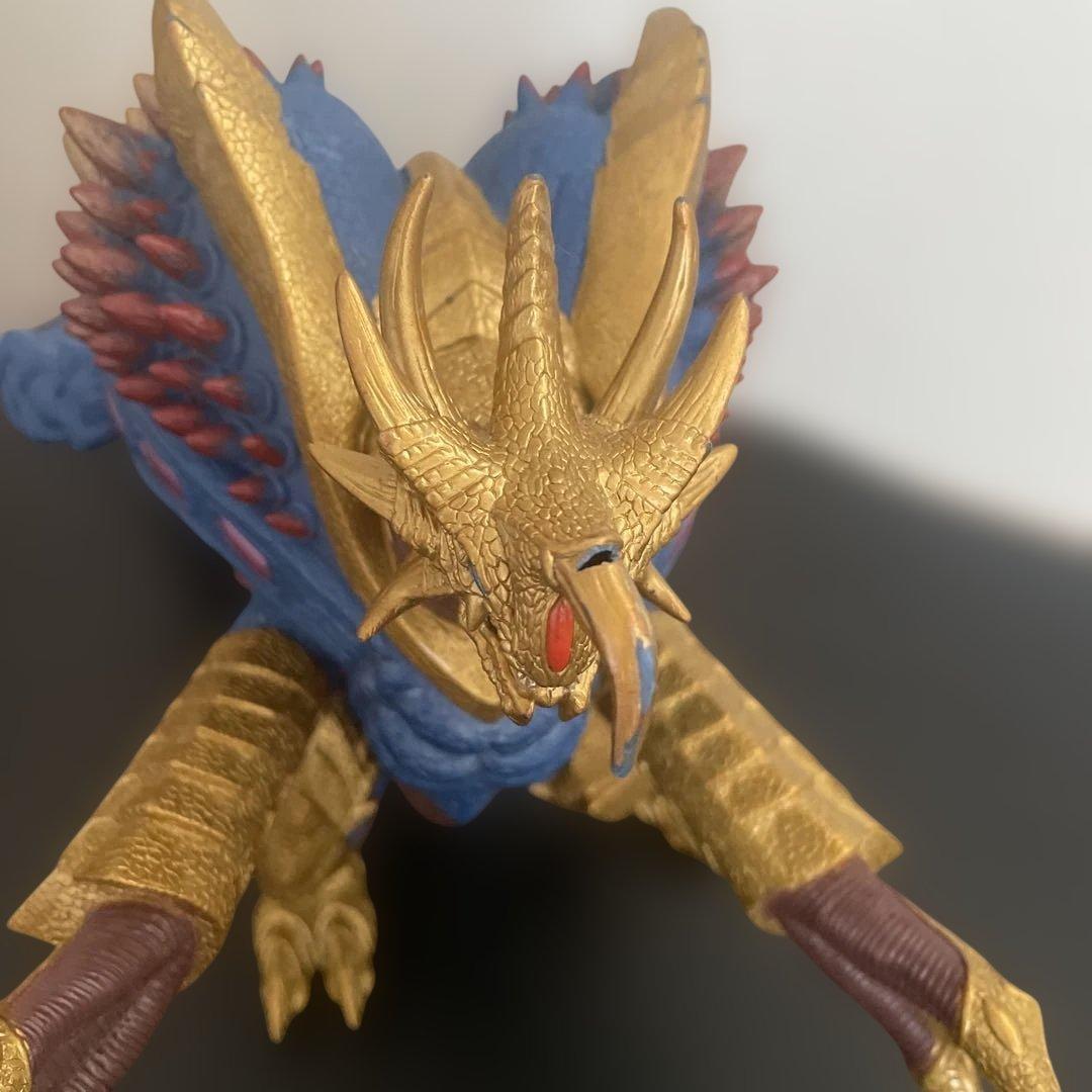 ウルトラマンメビウス　ユーキラーザウルス　001