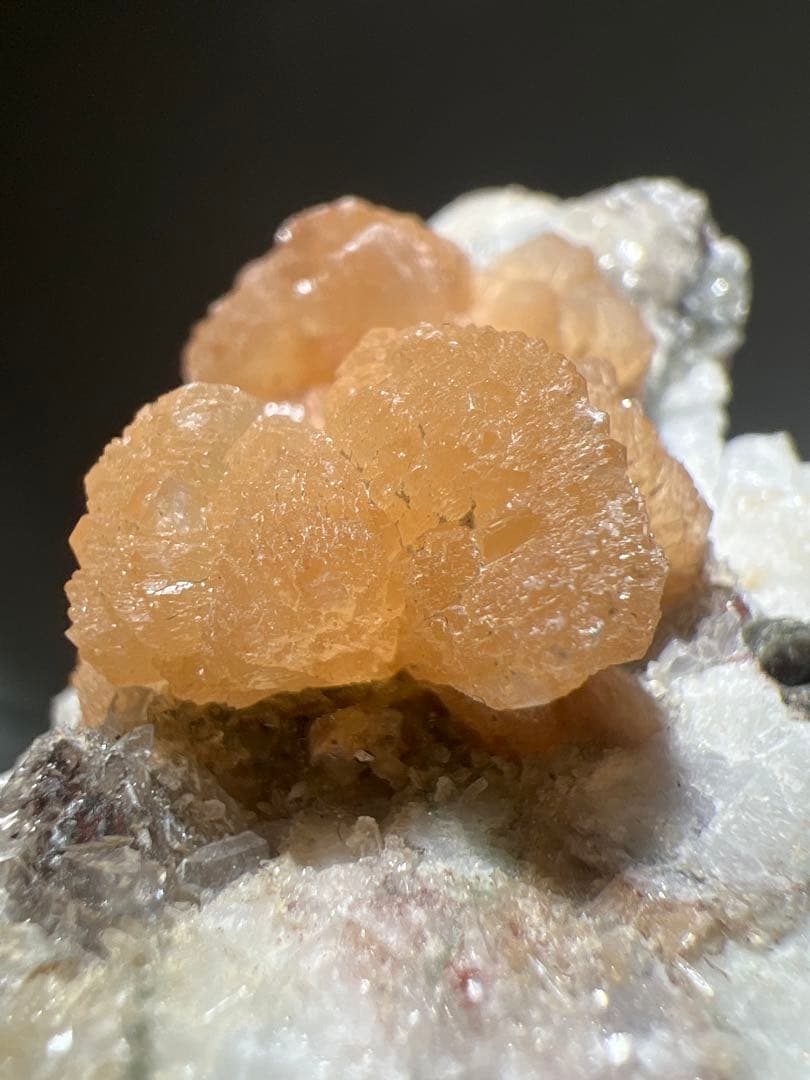 (美品)国産鉱物　岡山県内田産　束沸石