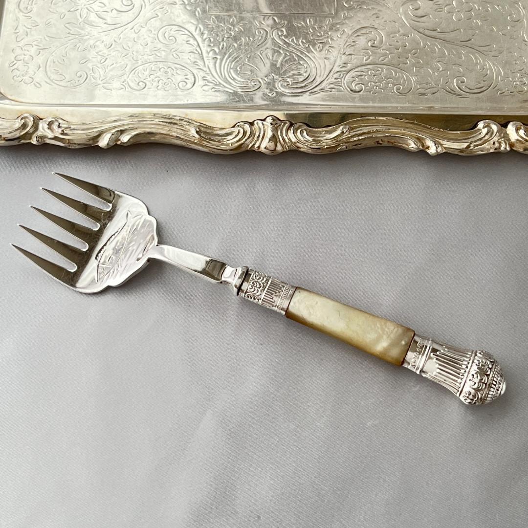 【英国】【白蝶貝】サーディンサーバー　マザーオブパール