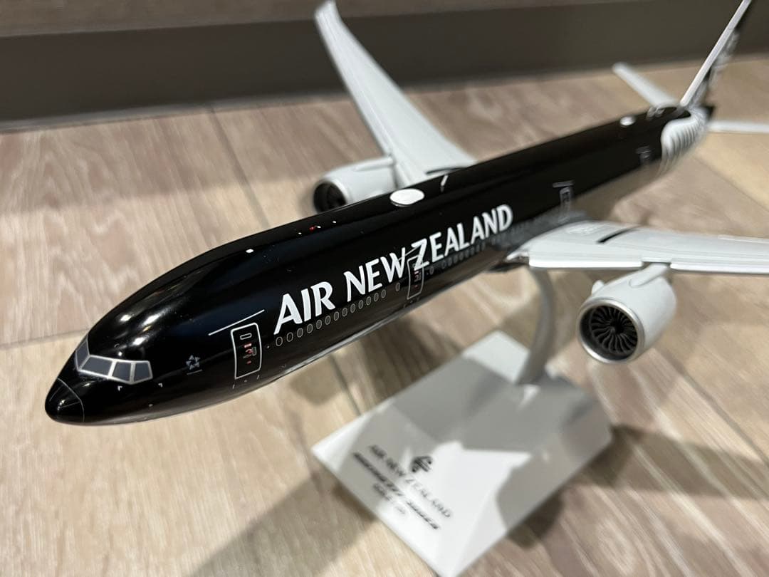 ニュージーランド航空　B777-300ER 1:200 JCWINGS