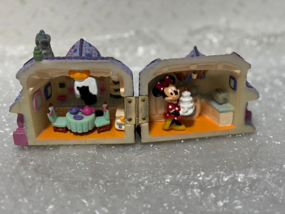 ディズニー　ディズニーランド　ミニーの家　トューンタウン　陶器　置物