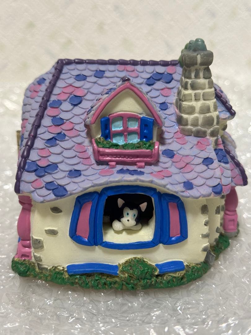 ディズニー　ディズニーランド　ミニーの家　トューンタウン　陶器　置物