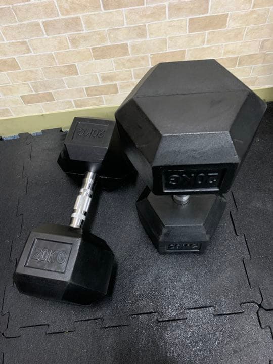 7000円割引！ヘックス  ダンベル　20kg 25kg  各２個