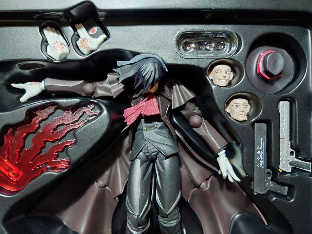 HELLSING ヘルシング アーカード リボルテックヤマグチ フィギュア