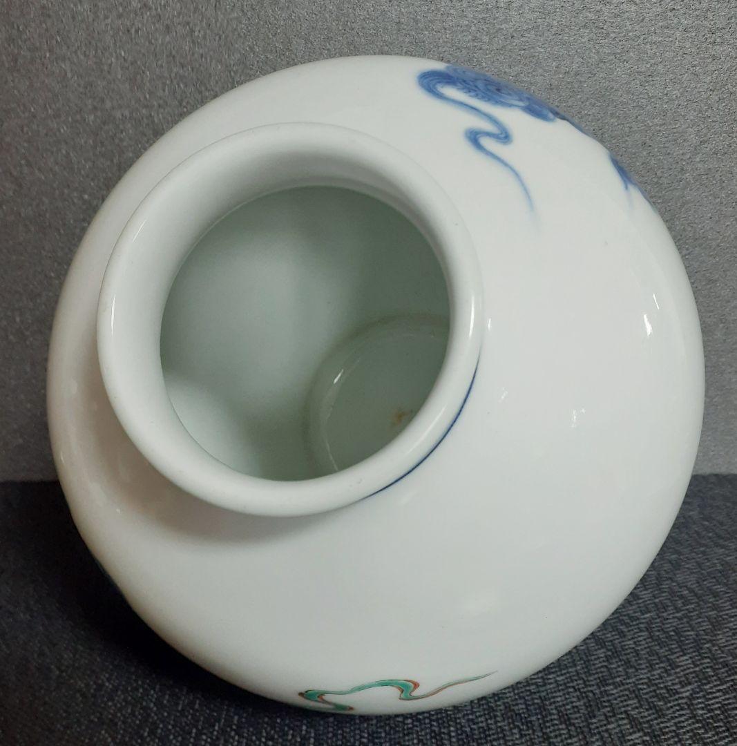 【真作保証❗️】【十二代酒井田柿右衛門】染錦　獅子に七宝文　H.22.4cm花瓶