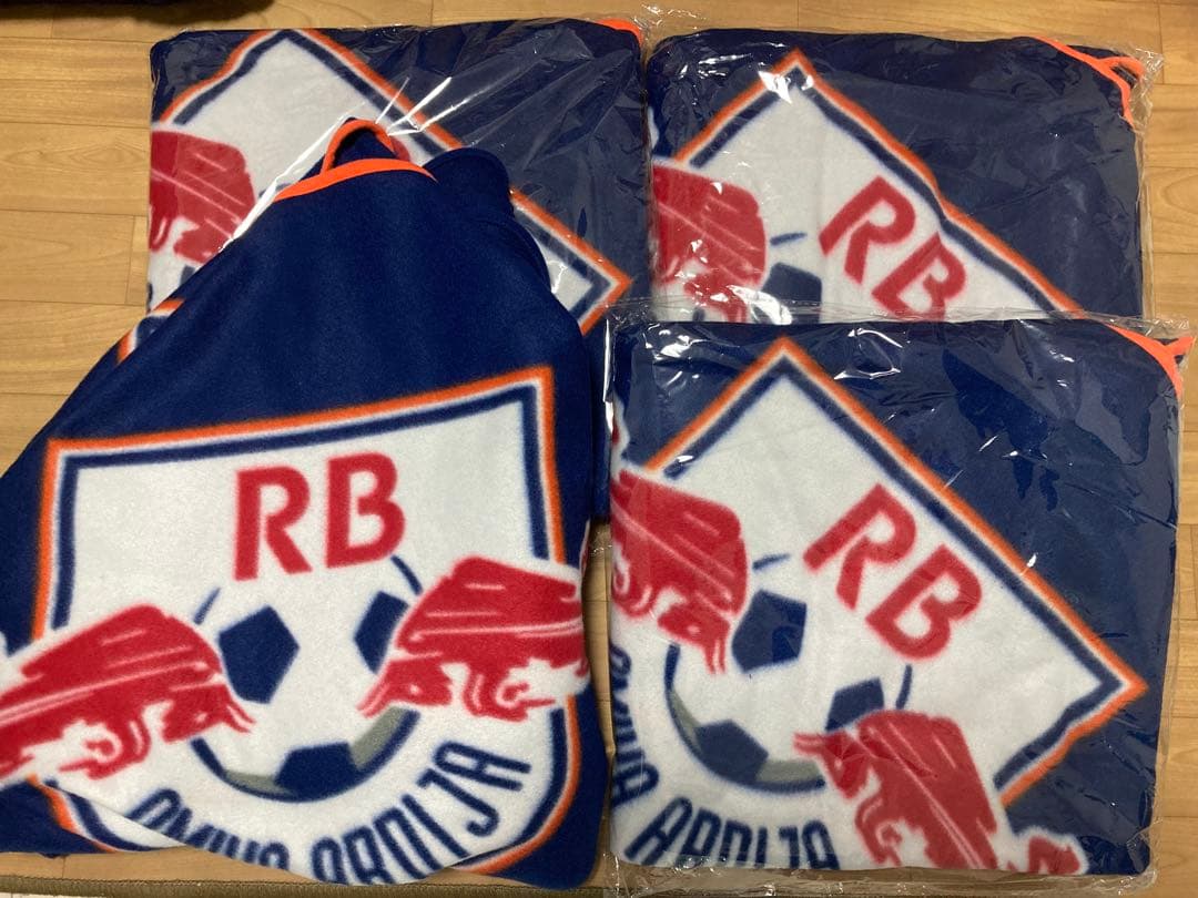 4枚セット 新品未使用 大宮アルディージャRBフリースブランケット ポンチョ