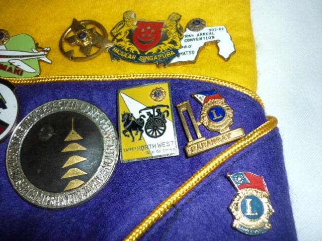 ◆ライオンズクラブ 帽子と七宝製ピンバッジ48個 1個は元会長10K 10金