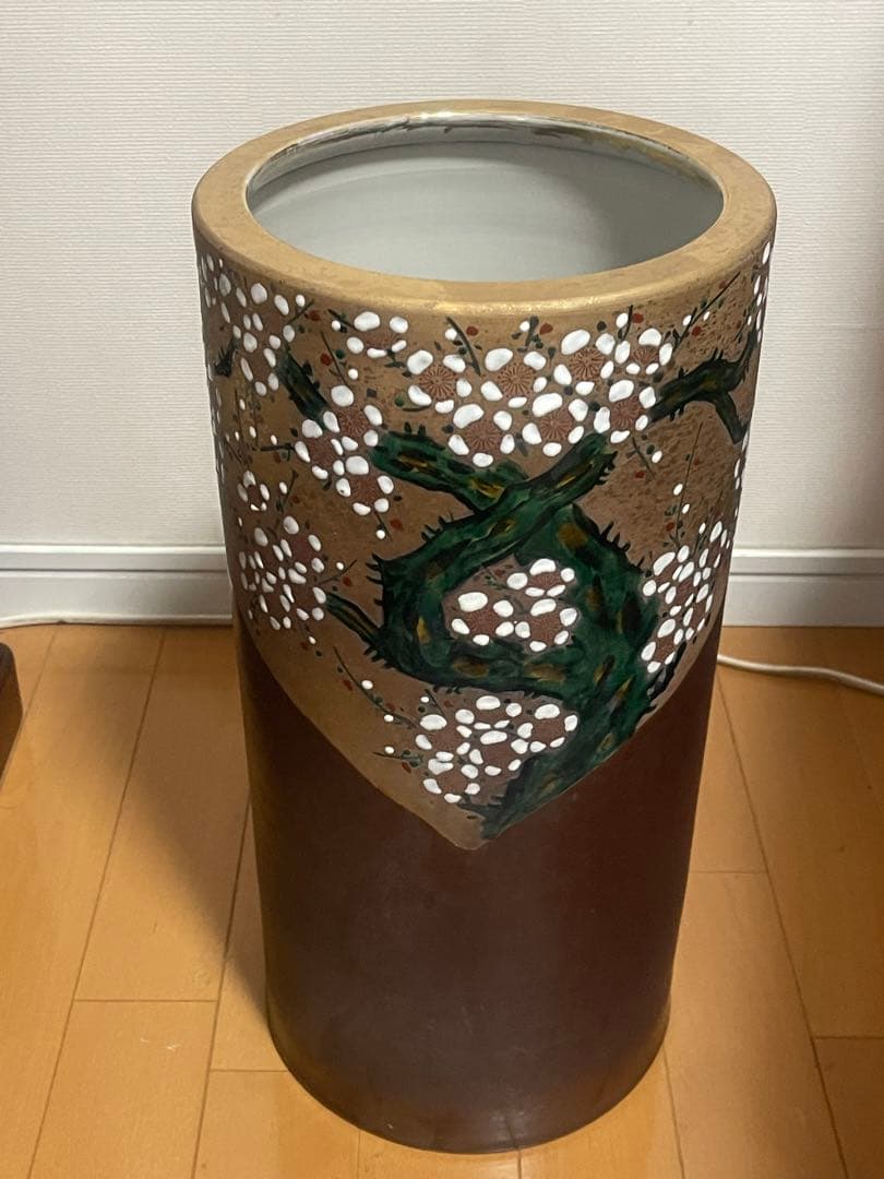 年代不明，骨董塗金茶色掛釉梅の花柄。壺。花瓶特大置物高さ42.5Cm。九谷。