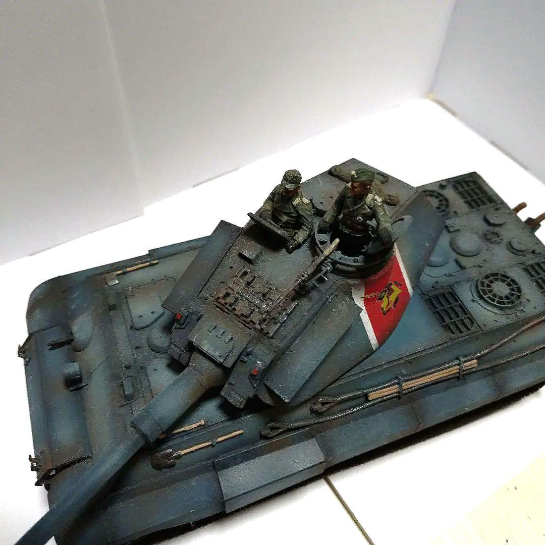 1/35　戦車プラモデル ドイツキングタイガー（強化装甲板）