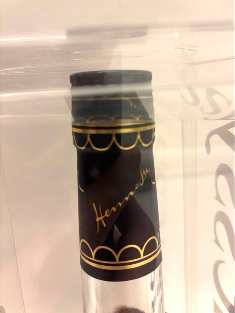 ヘネシー vs リミテッドエディション by kaws 未開封